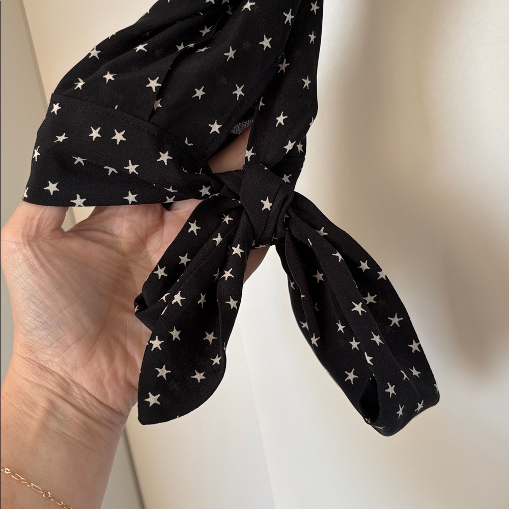 Madewell Black and White Star Print Silk Blouse S EUC - Picture 6 of 10
